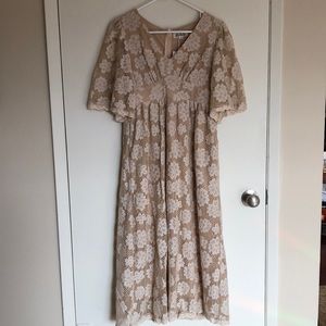 Small Boho Eternal Ivory White Lace Bridal/Engagement Dress NWT